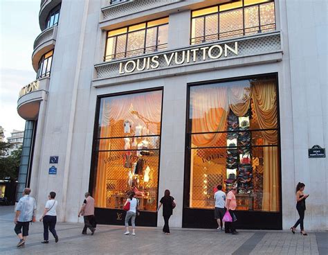 louis vuitton bags in paris|louis vuitton paris store website.